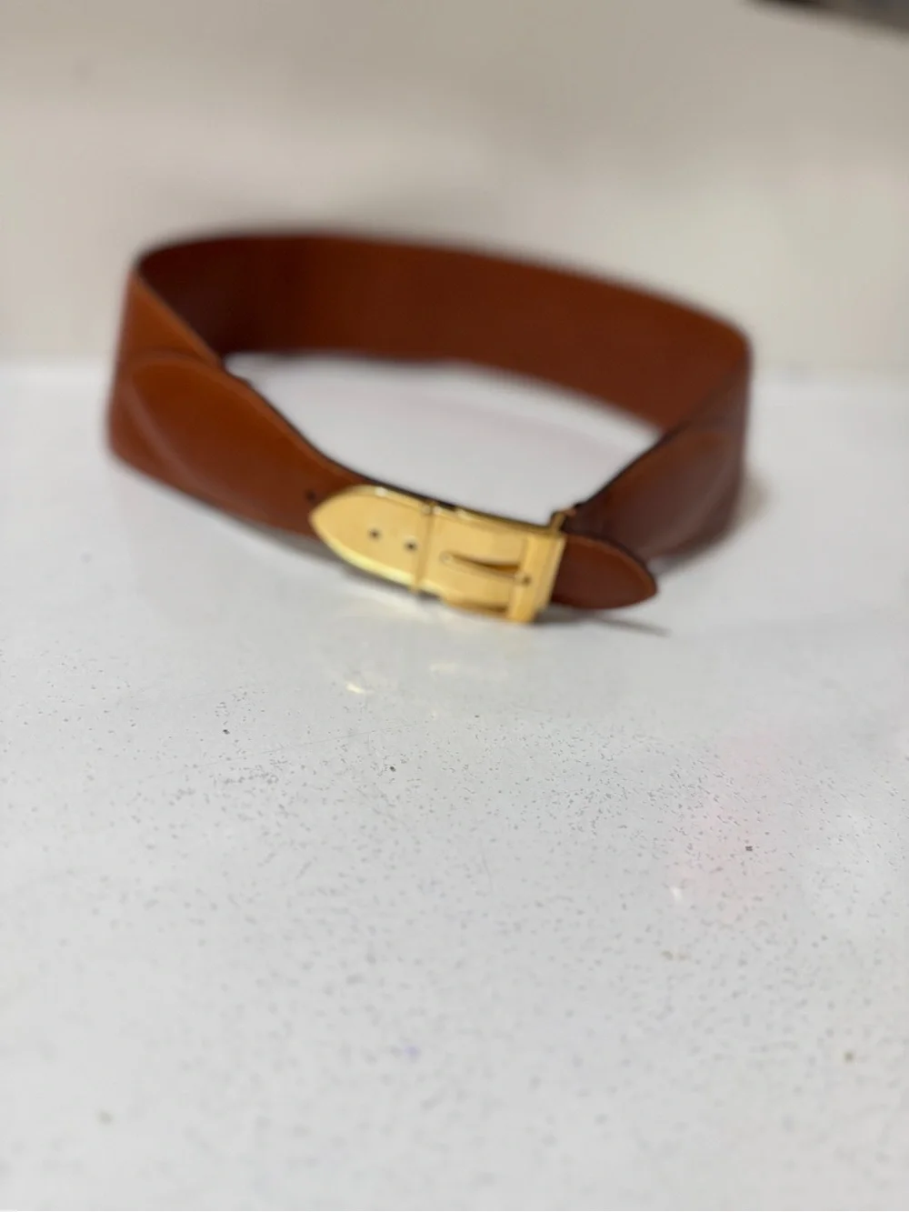 Gucci Brown Leather Belt with Gold Buckle in great conditions